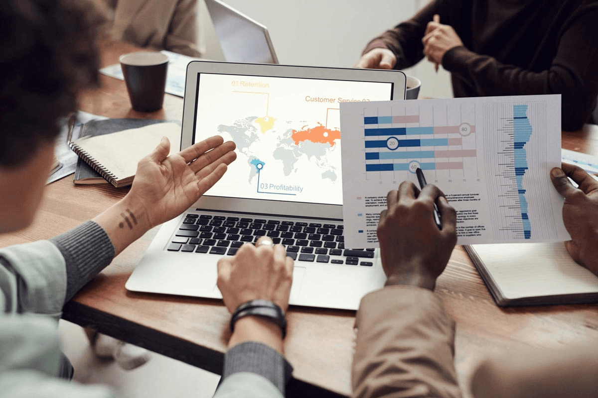 Assurer une veille commerciale